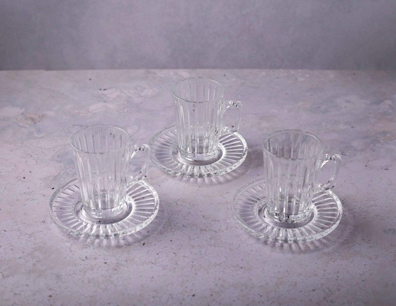 6 pieces tea cups and saucers