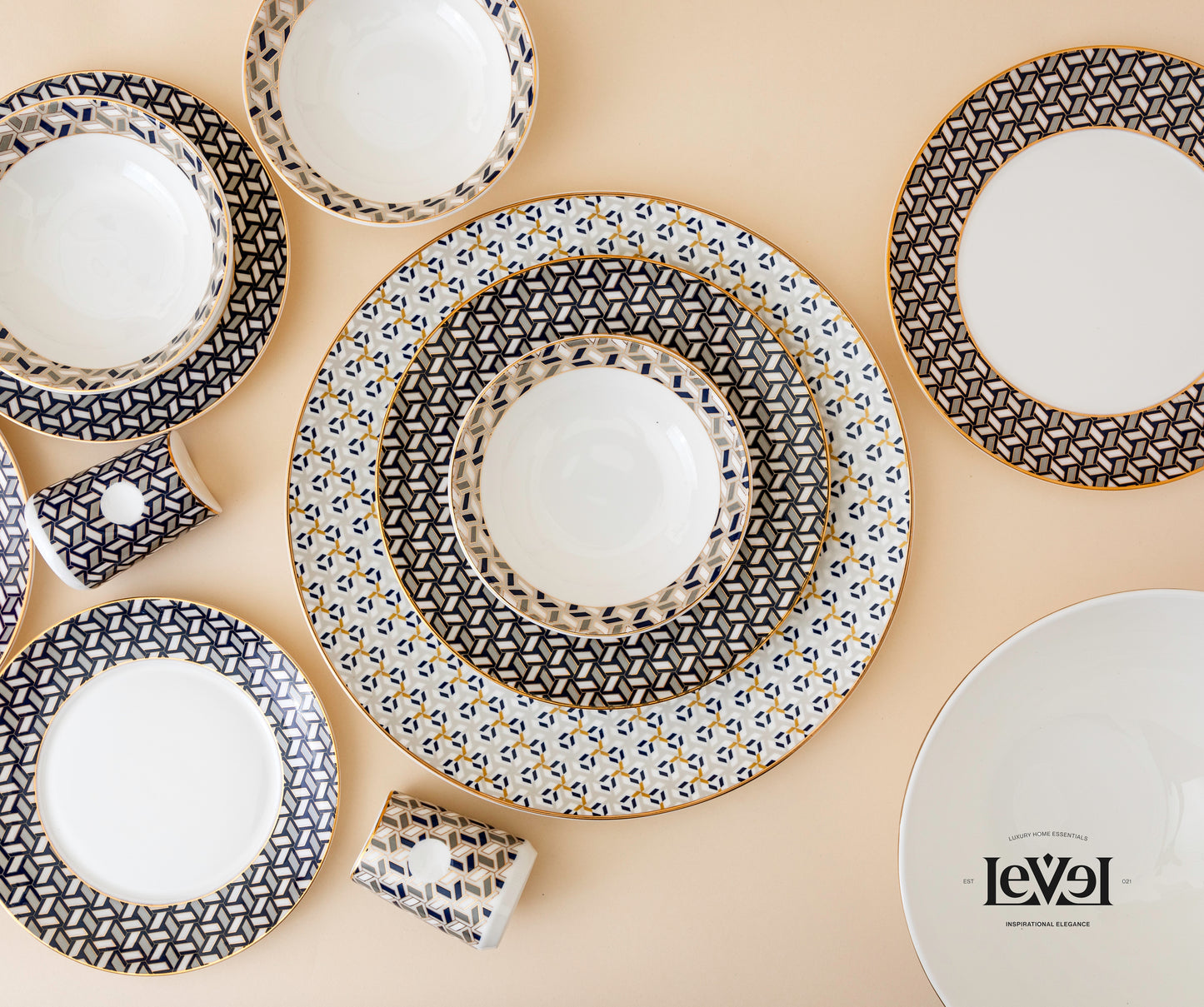 Modern time dinning set for 6