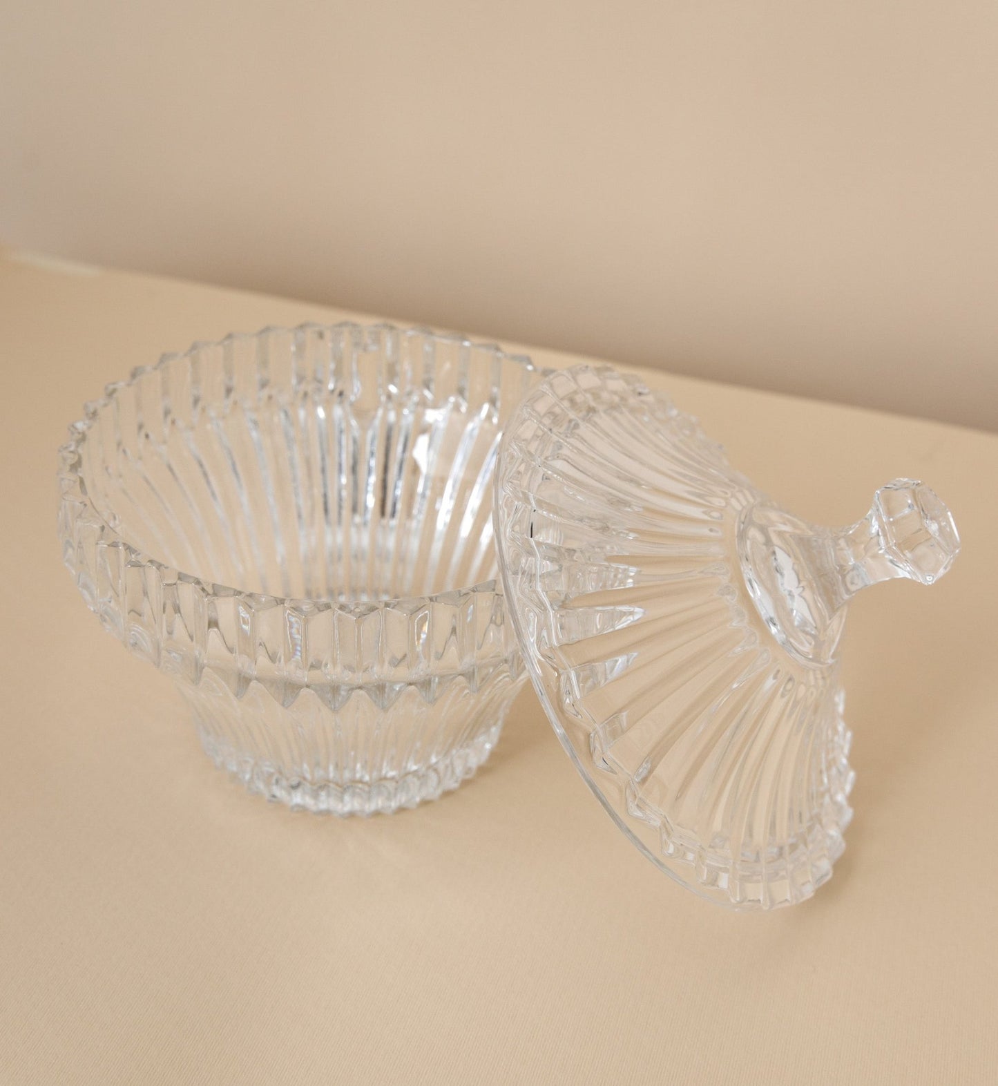 Crystal bowl with crown cover - LEVELLV - 144
