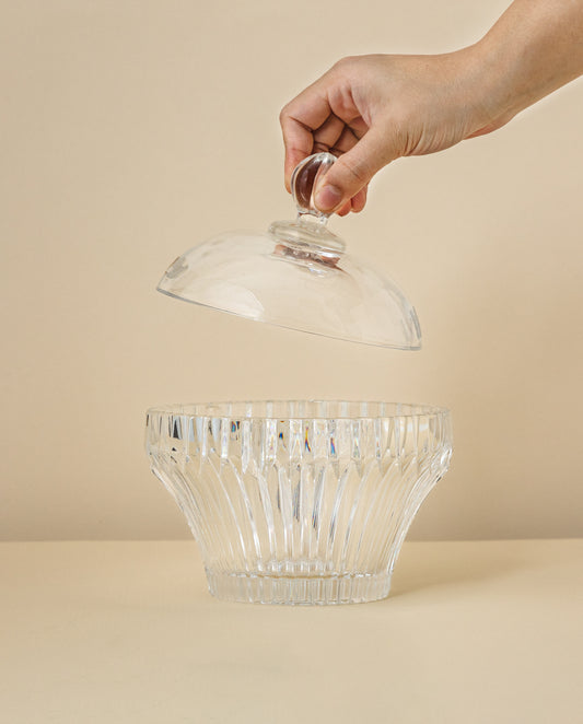 Crystal bowl with clear cover