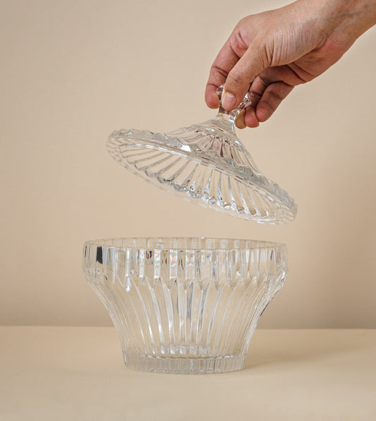 Crystal bowl with crown cover